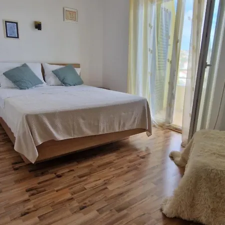 Appartamento Sunce Vrbnik Esterno foto