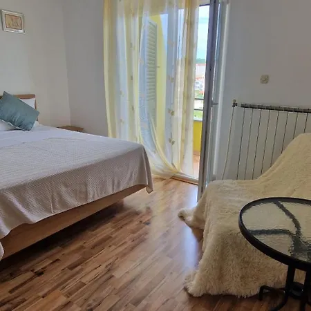 Appartamento Sunce Vrbnik Esterno foto